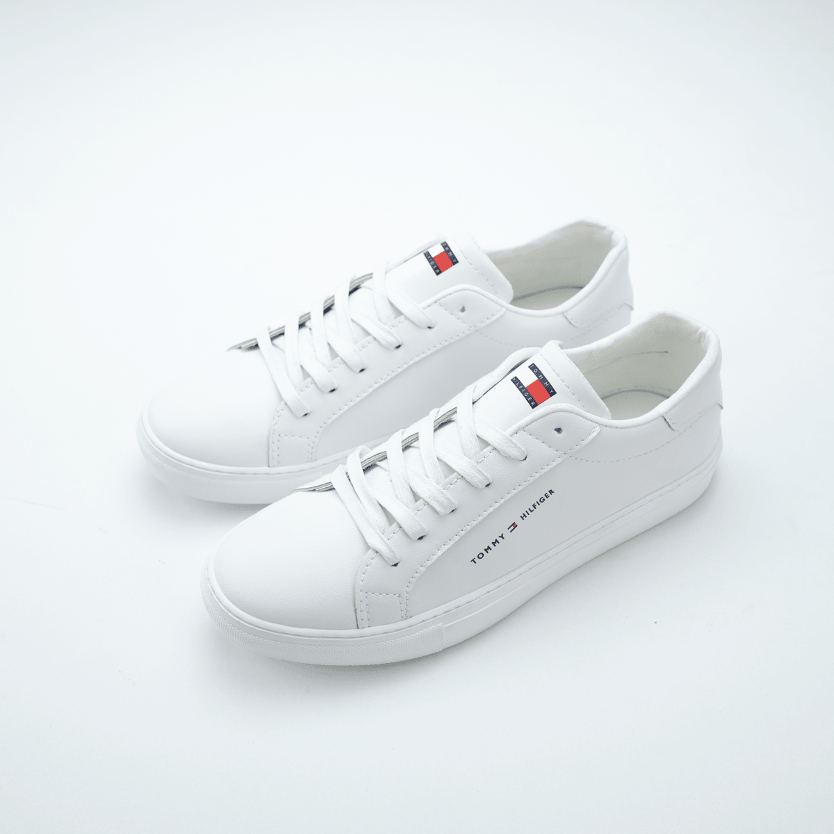 White Sneakers - Essential Comfort & Style